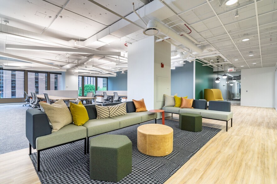 More Photos Of 303 E Wacker Dr, Chicago Office For Lease