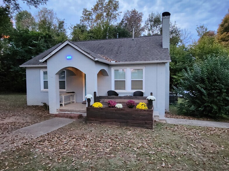 Primary Photo Of 4033 W Tyvola Rd, Charlotte Specialty For Sale