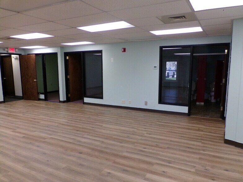 More Photos Of 401 Gilford Ave, Gilford Office For Lease