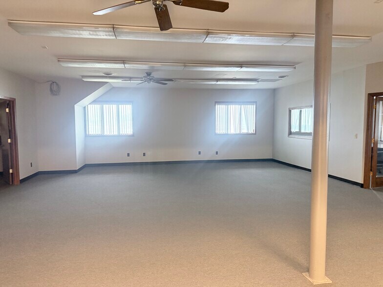 More Photos Of 118 N State Route 1, Saint Anne Warehouse For Sale