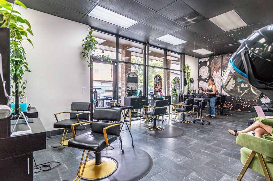 More Photos Of , Redmond General Retail For Sale