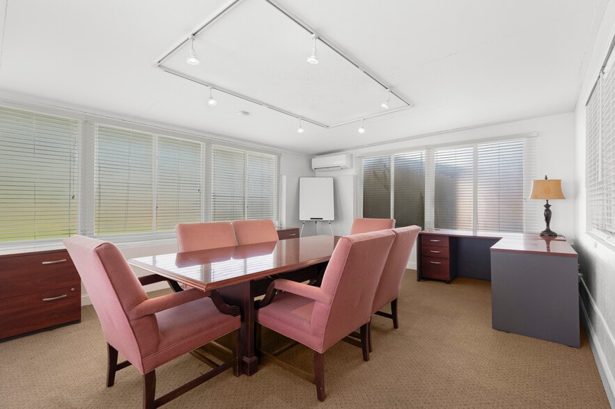 More Photos Of 2672 66th St N, Saint Petersburg Medical For Sale