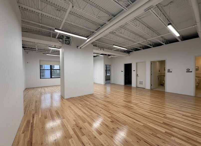 More Photos Of 101 Broadway, Brooklyn Office For Lease