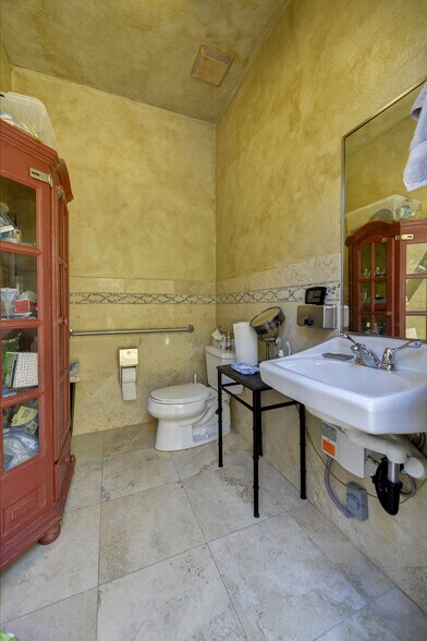 More Photos Of 6195 E Cave Creek Rd, Cave Creek Storefront Retail Office For Sale