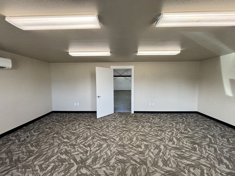 More Photos Of 1937 Pacific Ct SE, Stayton Industrial For Lease