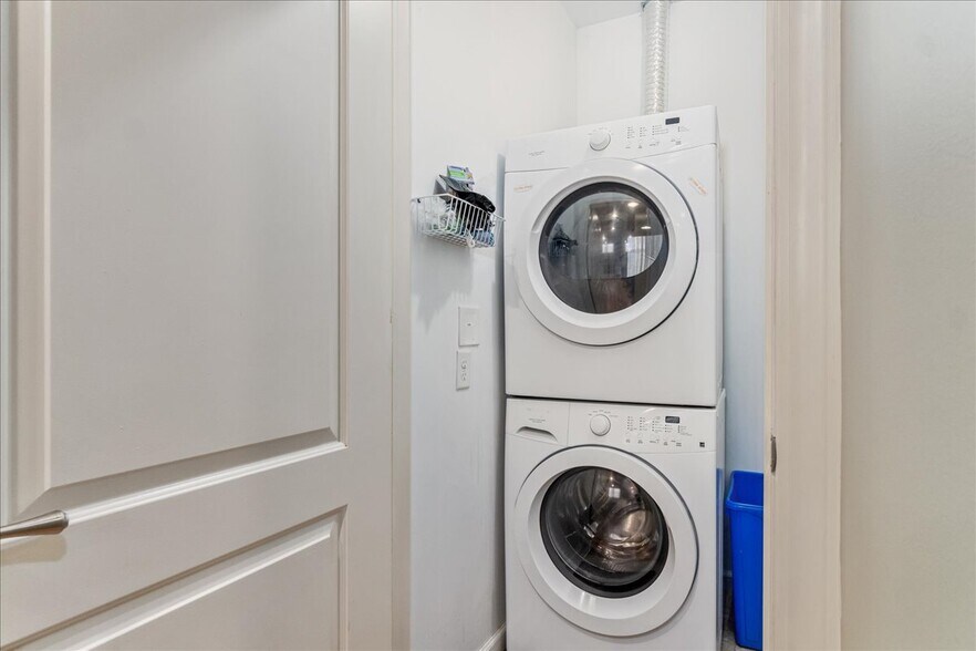 More Photos Of 260 A Washington Ave, Albany Apartments For Sale