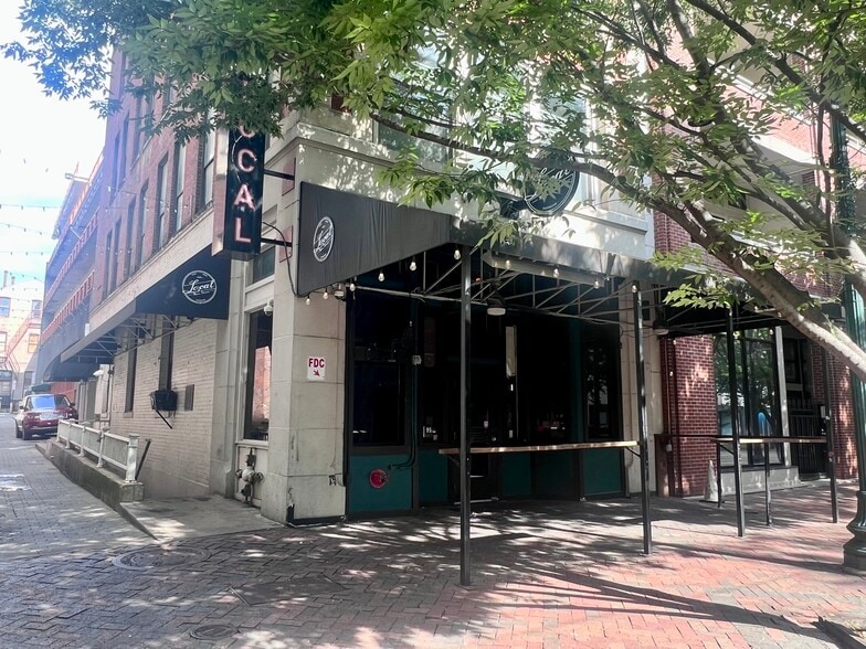 More Photos Of 95 S Main St, Memphis Storefront Retail Office For Lease