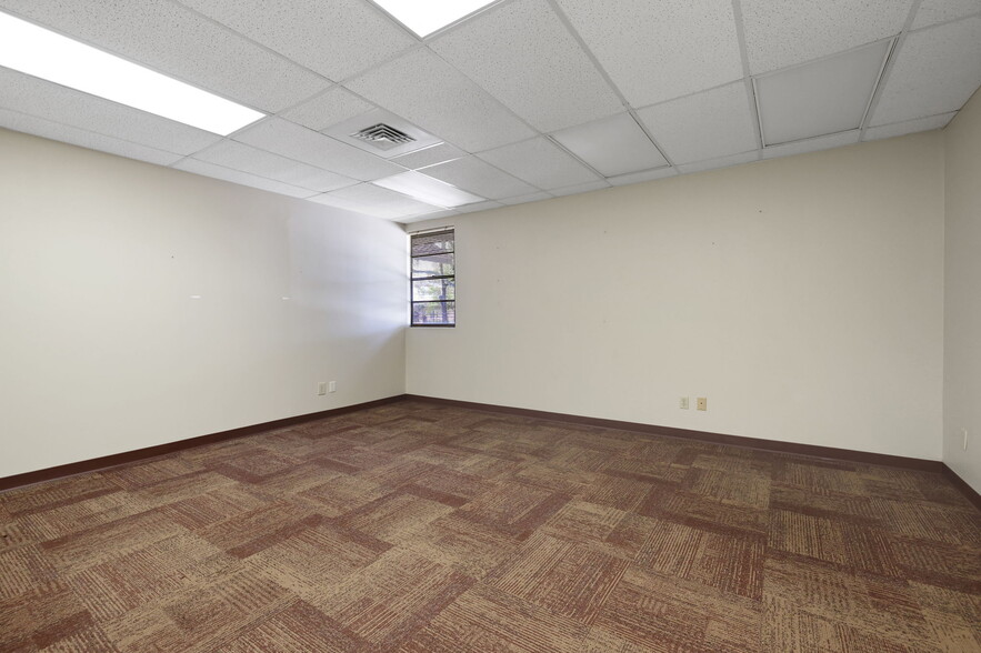 More Photos Of 6601-6535 Chester Ave, Jacksonville Continuing Care Retirement Community For Lease