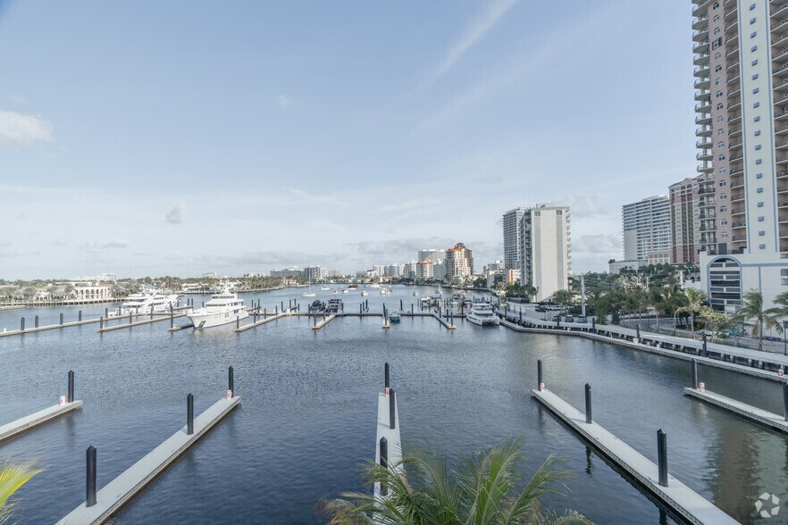 More Photos Of 151 Las Olas Cir, Fort Lauderdale Freestanding For Lease