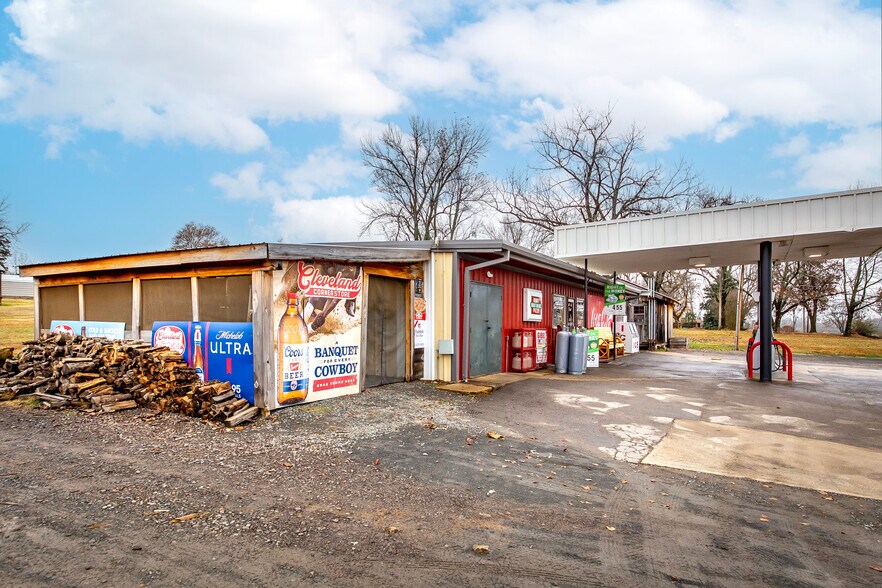 More Photos Of 3953 Highway 95, Cleveland Convenience Store For Sale