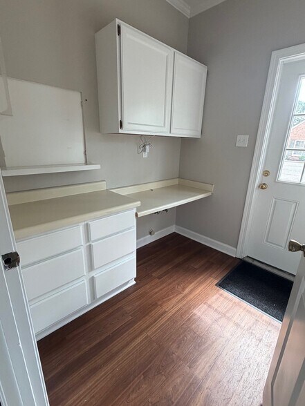 More Photos Of 2004 Exeter Rd, Germantown Medical For Sale