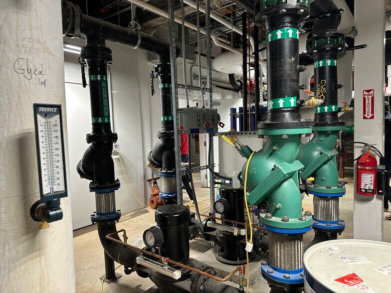 More Photos Of 1 Oak Hill Rd, Fitchburg Light Manufacturing For Lease