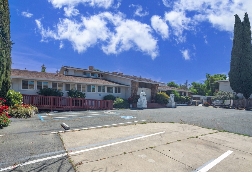 More Photos Of 2820 Broadmoor Ave, Concord Freestanding For Sale