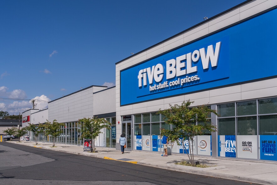 More Photos Of 2600 Hylan Blvd, Staten Island Unknown For Lease