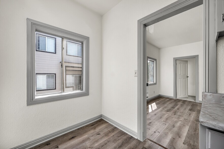 More Photos Of 123 S Westmoreland Ave, Los Angeles Apartments For Sale