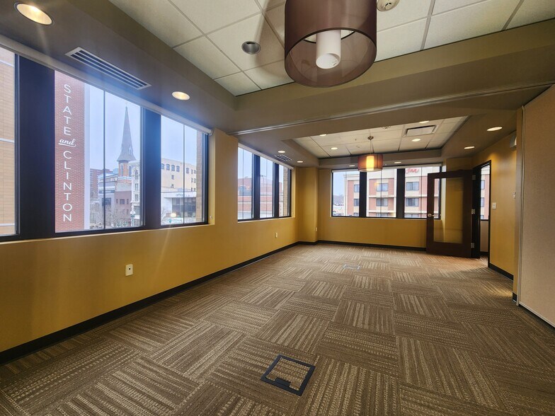More Photos Of 469 State St, Schenectady Office For Lease