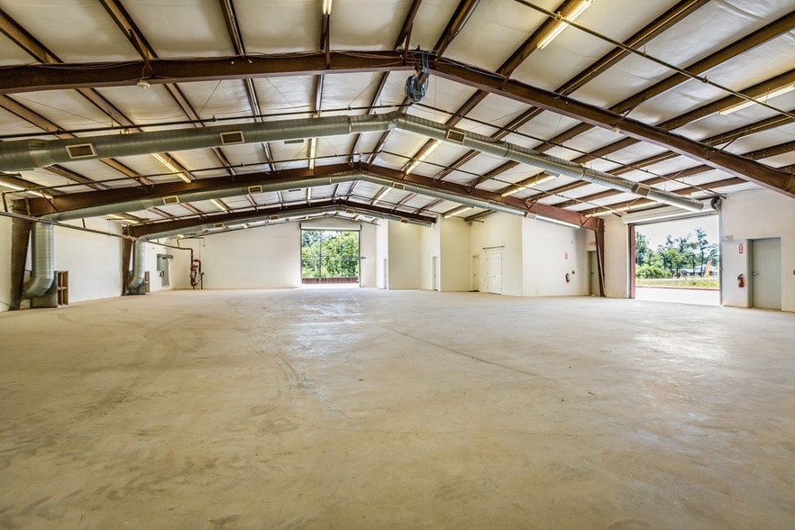 More Photos Of 28925 Nichols Sawmill Rd, Magnolia Warehouse For Sale