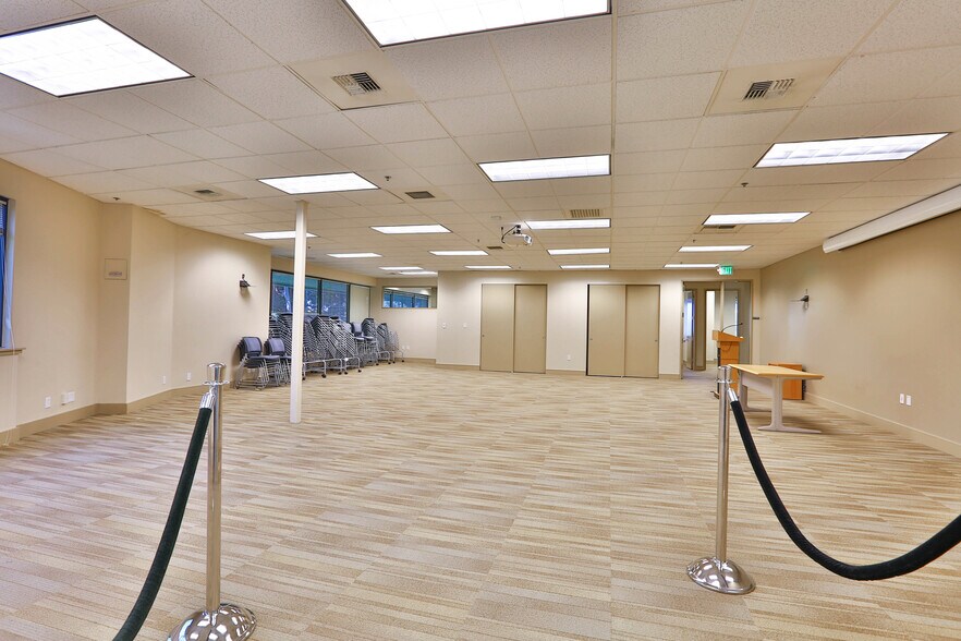 More Photos Of 3000 Lakeside Dr, Santa Clara Research And Development For Lease