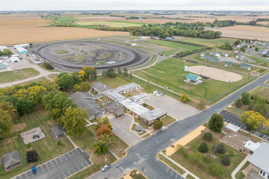 More Photos Of 411 7th Ave NW, Arlington Skilled Nursing Facility For Sale