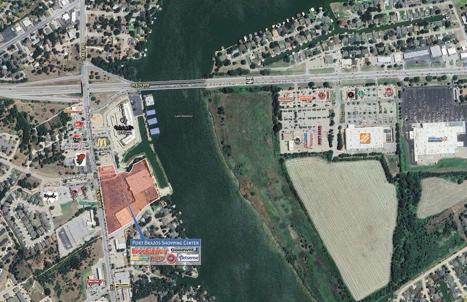 More Photos Of 1301-1407 S Morgan St, Granbury Unknown For Lease