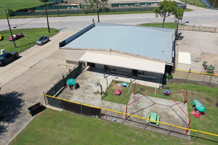 More Photos Of 3111 S Main St, Pearland Warehouse For Sale