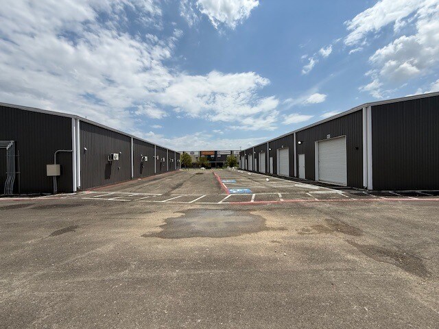 More Photos Of 9326 SE Loop 410, San Antonio Flex For Sale