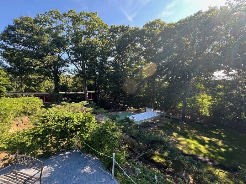 More Photos Of 202 W Hartsdale Ave, Hartsdale General Retail For Sale