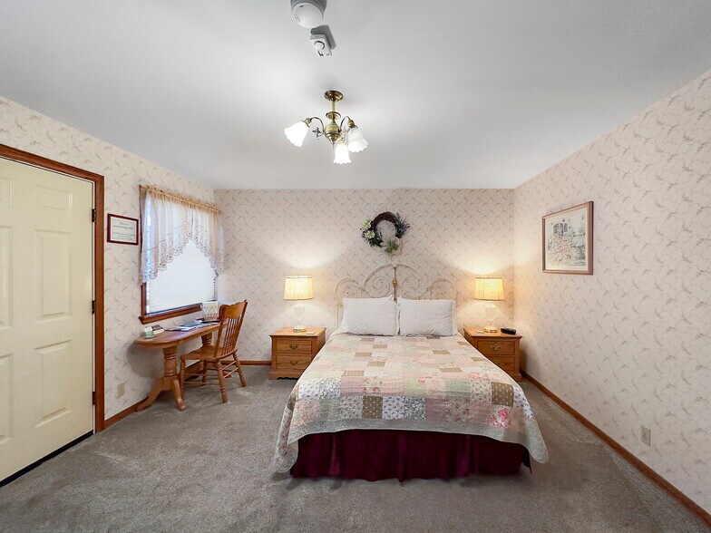 More Photos Of 577 Main St, Ferndale General Retail For Sale