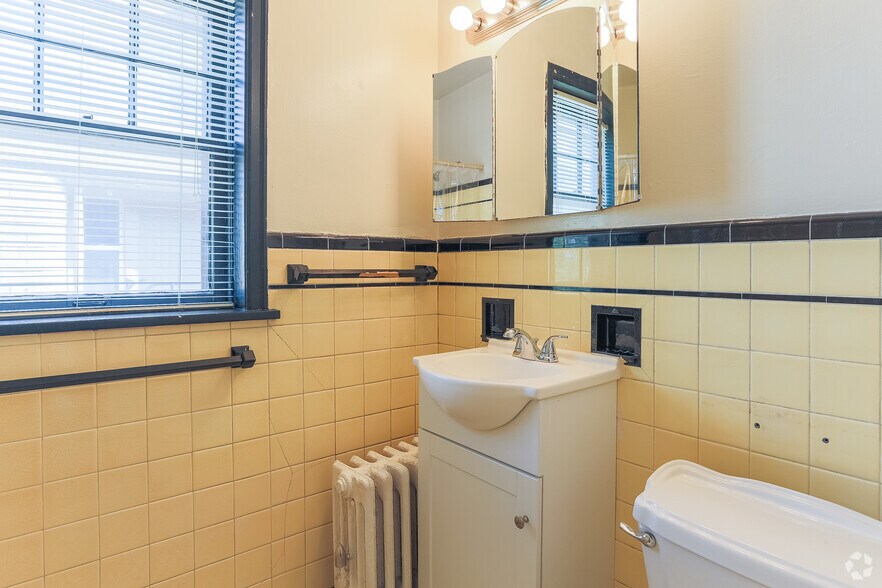 More Photos Of 211 S 37th St, Omaha Apartments For Sale