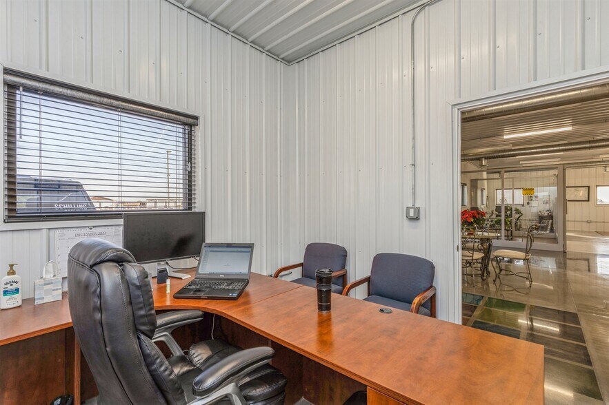 More Photos Of 33083 Ute Ave, Waukee Flex For Sale