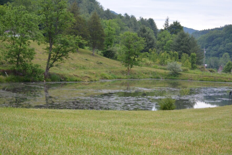 More Photos Of 6421 Highway 91 N, Laurel Bloomery Warehouse For Lease