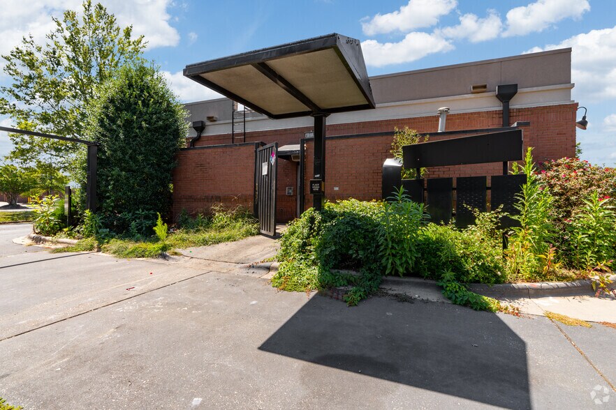 More Photos Of 1930 Sardis Rd N, Charlotte Fast Food For Sale