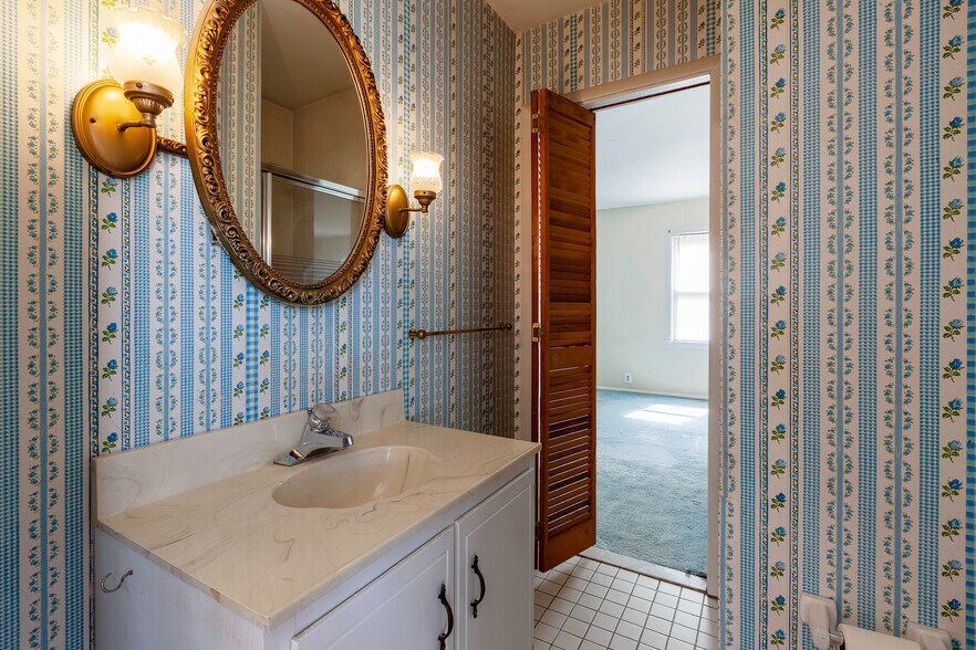 More Photos Of 30 Cooper Ave, Marlton Freestanding For Sale