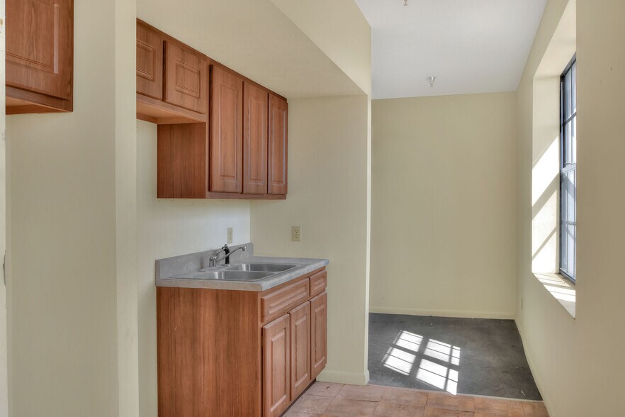 More Photos Of 206 Pilaklakaha Ave, Auburndale Apartments For Sale