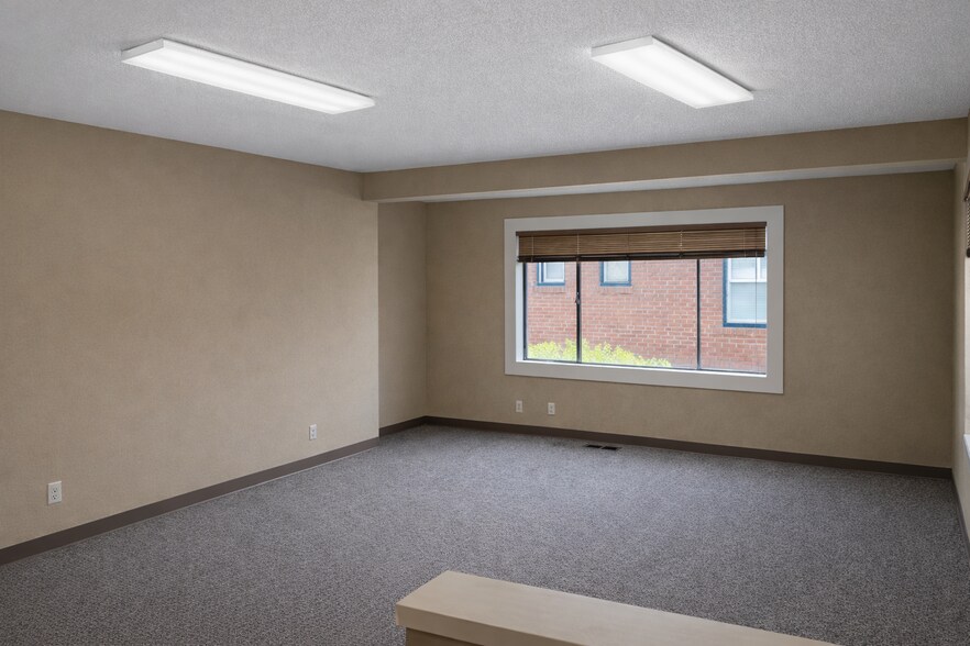 More Photos Of 235 W Pueblo St, Reno Research And Development For Sale