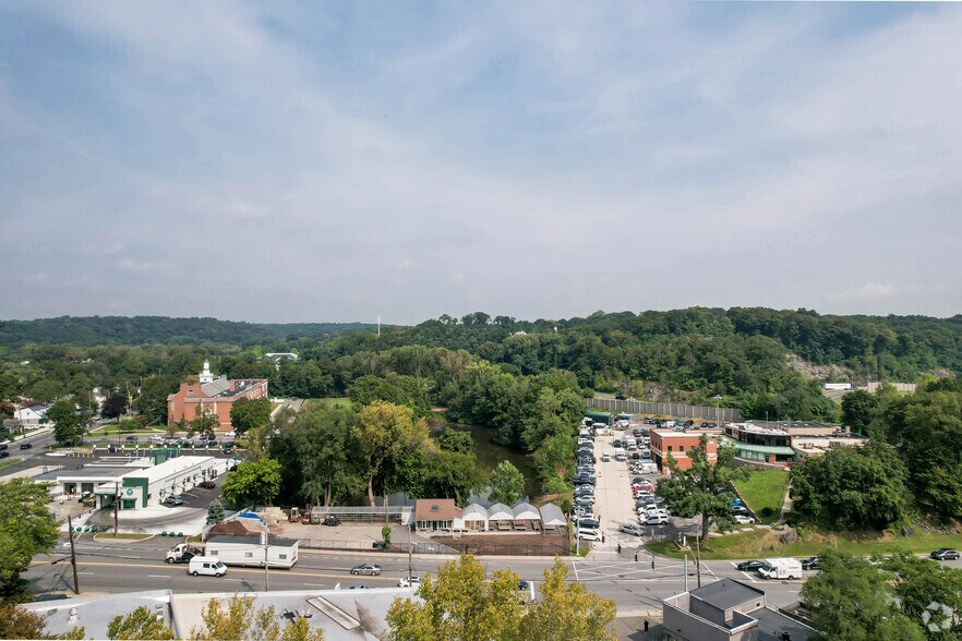 More Photos Of 200 Tarrytown Rd, White Plains Garden Center For Lease