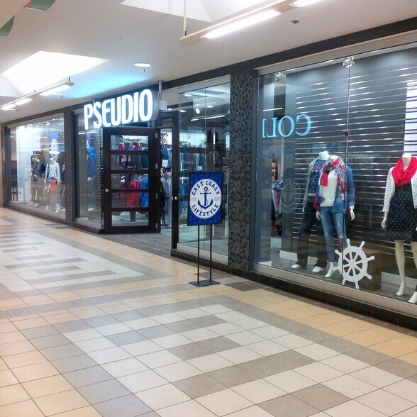 More Photos Of 76 Starrs Rd, Yarmouth Storefront For Lease