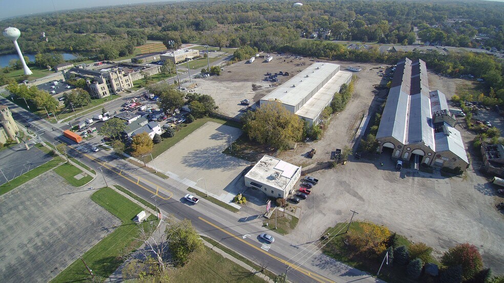 More Photos Of 420 Woodruff Rd, Joliet Warehouse For Lease