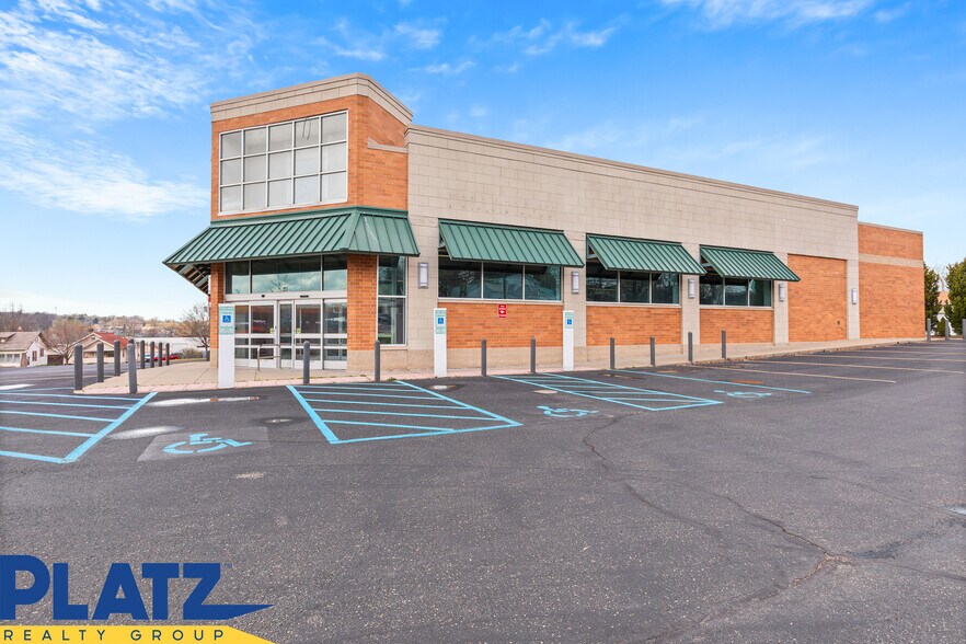 More Photos Of 40 N Meridian Rd, Youngstown Drugstore For Lease