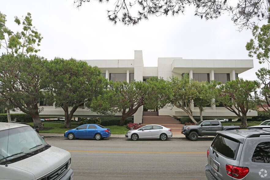 More Photos Of 4299 MacArthur Blvd, Newport Beach Office For Lease