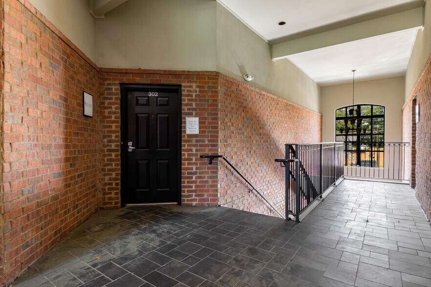 More Photos Of 918 Holcomb Bridge Rd, Roswell Loft Creative Space For Sale