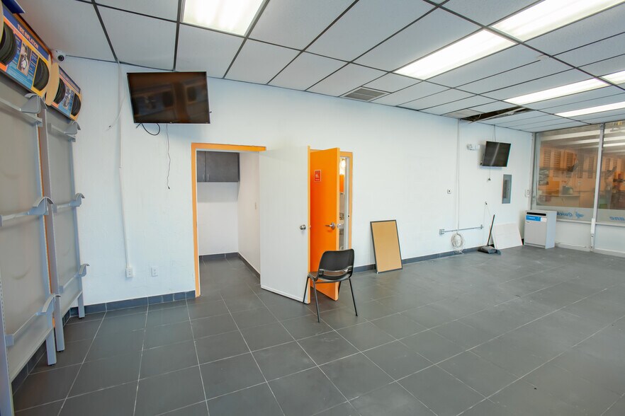 More Photos Of 20390 S Dixie Hwy, Cutler Bay Auto Repair For Lease