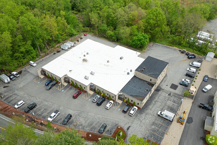 More Photos Of 323 Andover St, Wilmington Research And Development For Lease