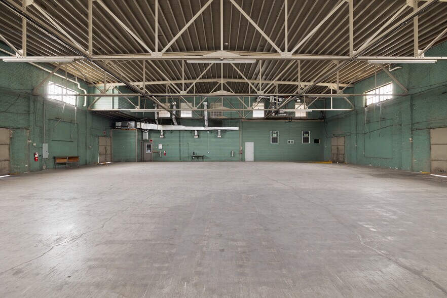 More Photos Of 101 N Val Verde Rd, Donna Warehouse For Sale