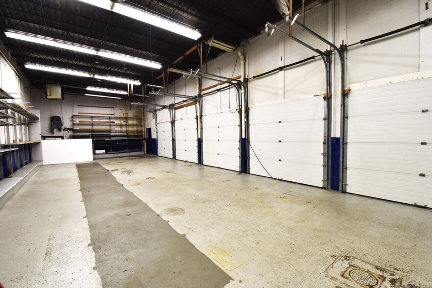 More Photos Of 130 W Boylston St, Worcester Storefront Retail Office For Sale