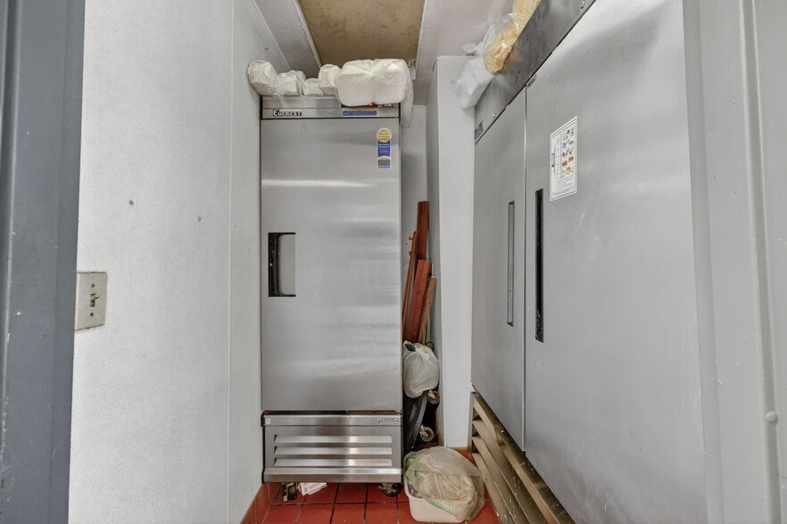 More Photos Of 1614 21st St, Sacramento Restaurant For Sale