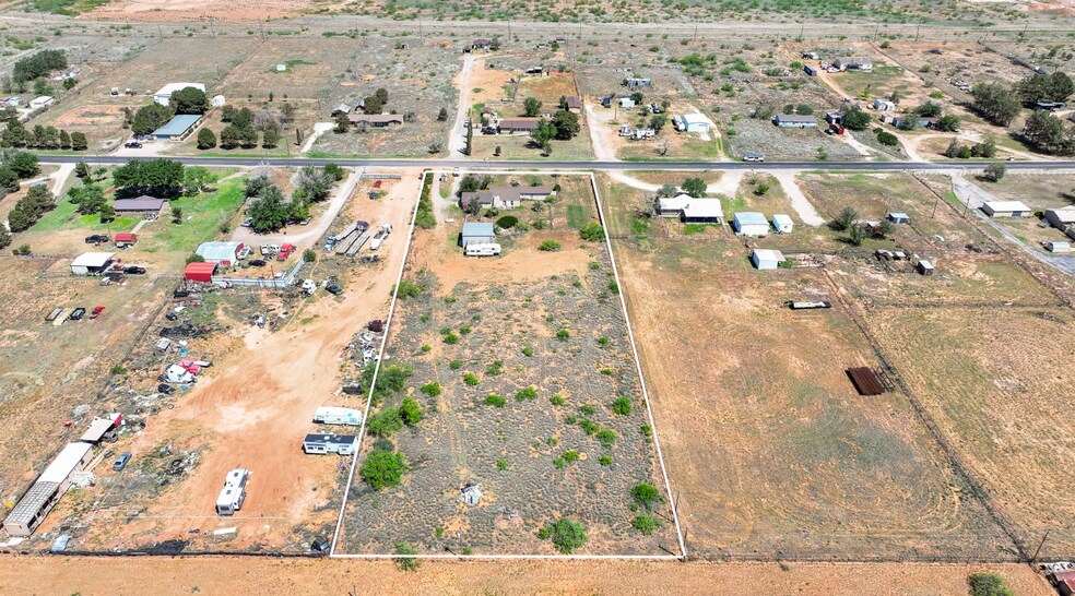 More Photos Of 1310 County 145 rd, Midland Flex For Sale