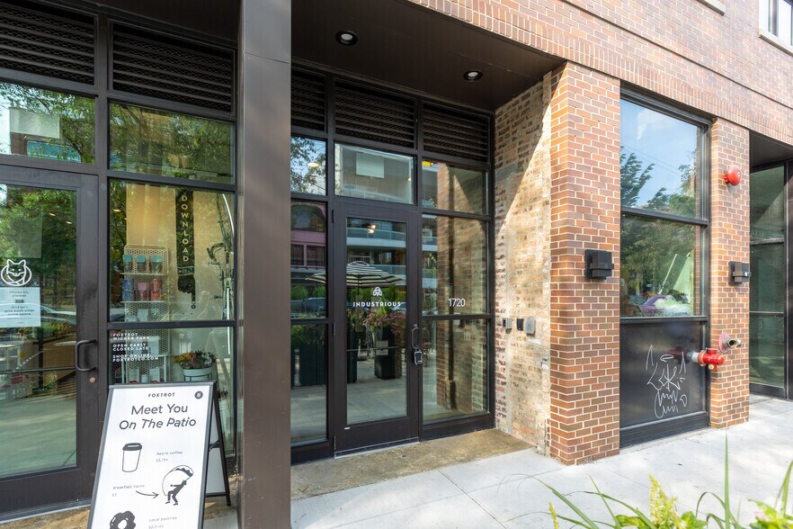 More Photos Of 1714-1720 W Division St, Chicago Office For Lease