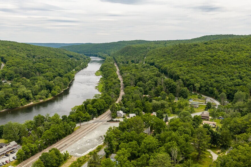 More Photos Of 696 PA-590, Lackawaxen Multifamily For Sale