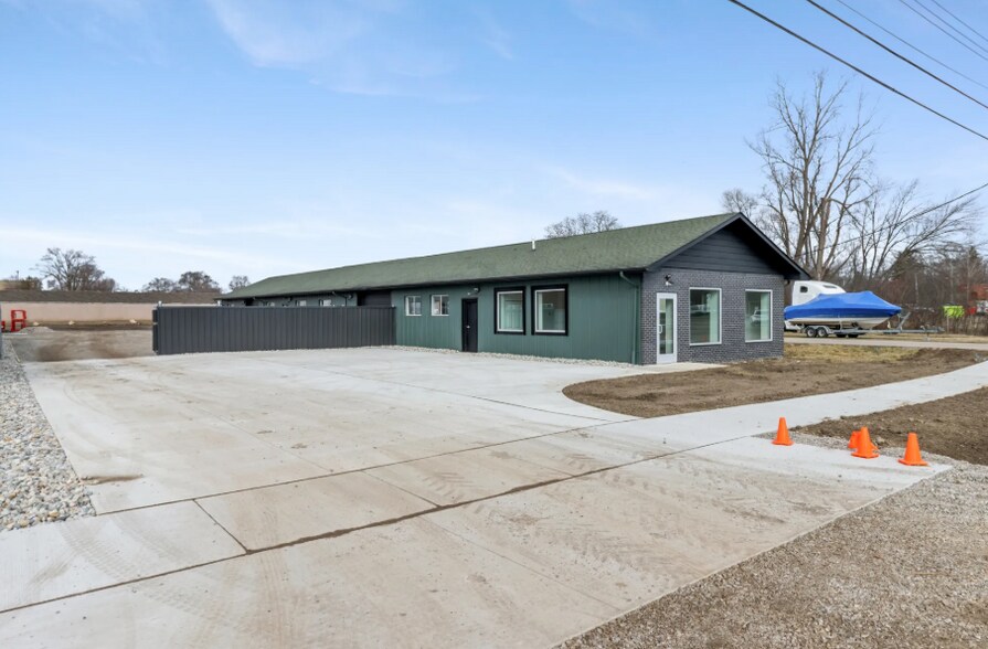 More Photos Of 2627 Williams Dr, Waterford Warehouse For Lease